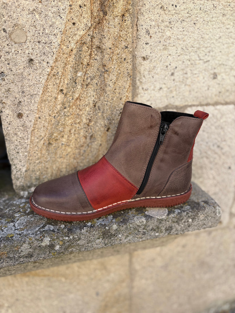 Stivaletto in pelle con zip