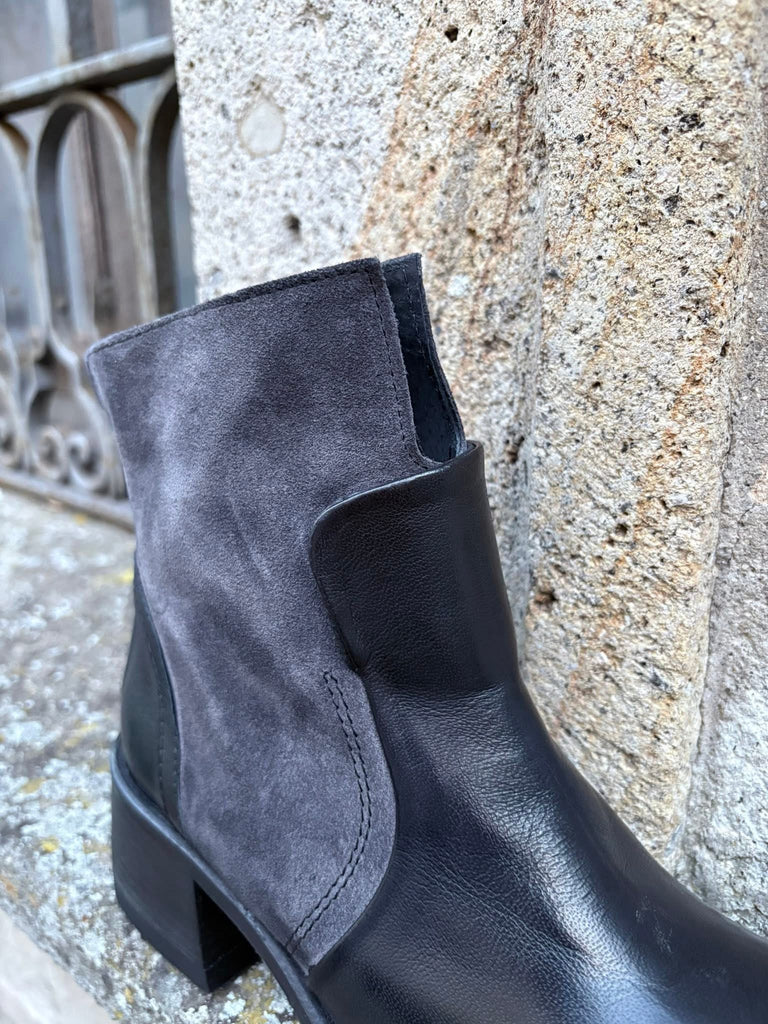 Stivaletto con tacco e zip